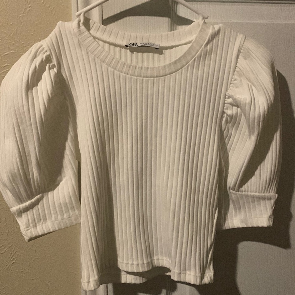 Zara puff sleve crop